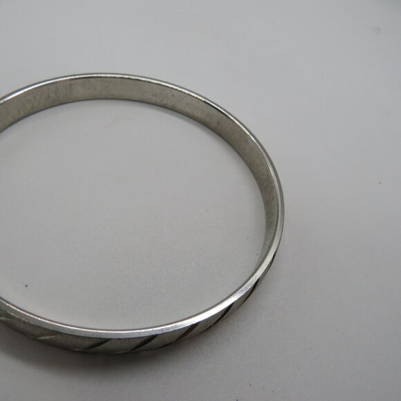 Monet Bracelet Silver Tone Thin Bangle Cuff Etched Polished 7" Slide On Vintage - Picture 7 of 7